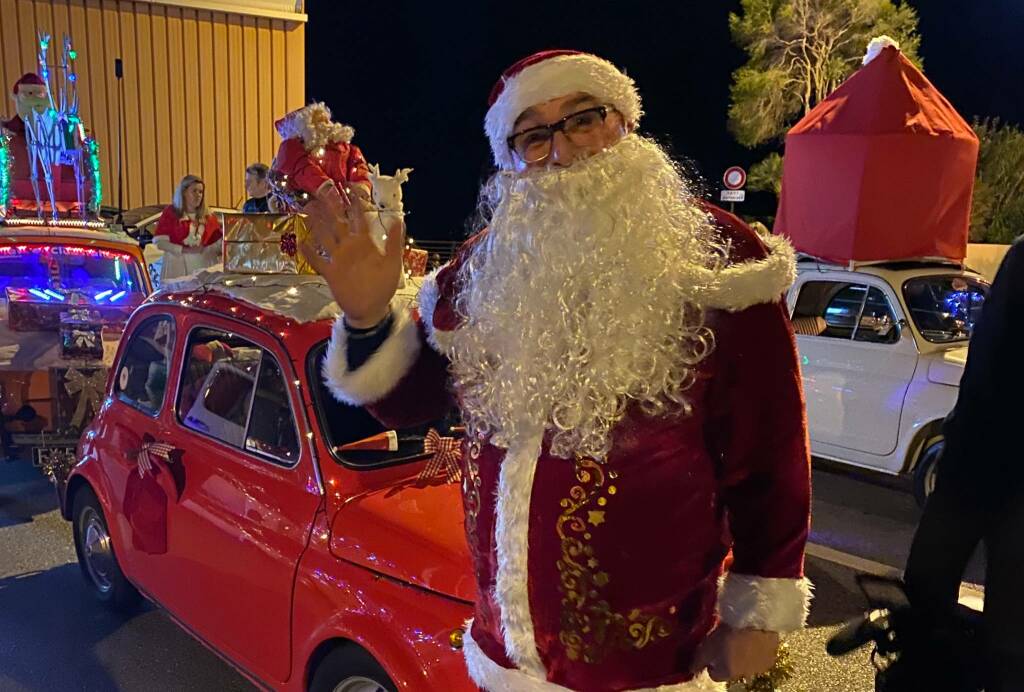 Per le strade del Principato di Monaco la 5ª edizione della “Parade de Noël” con le Fiat 500