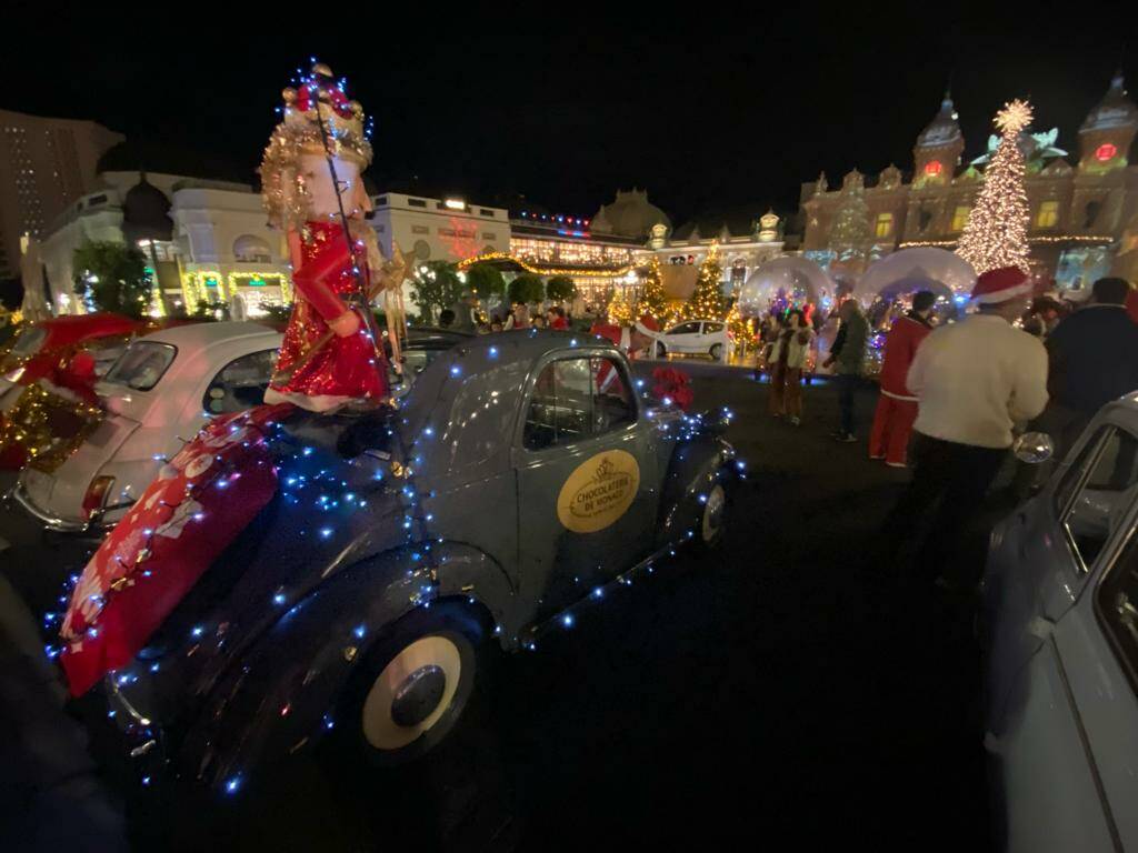 Per le strade del Principato di Monaco la 5ª edizione della “Parade de Noël” con le Fiat 500