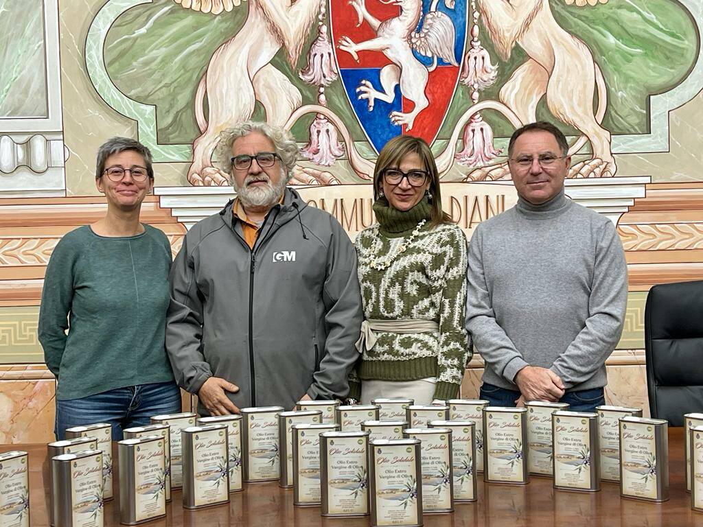 Diano Marina, presentato in sala consiliare l’olio solidale