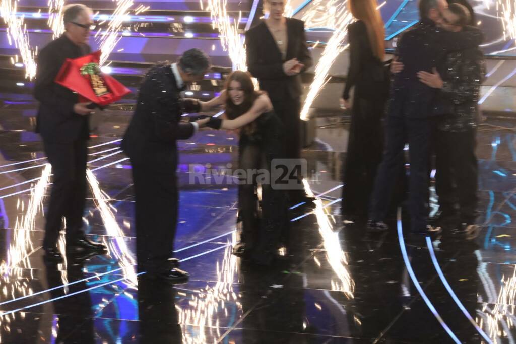 Angelina Mango vince festival Sanremo 2024 premio Biancheri 