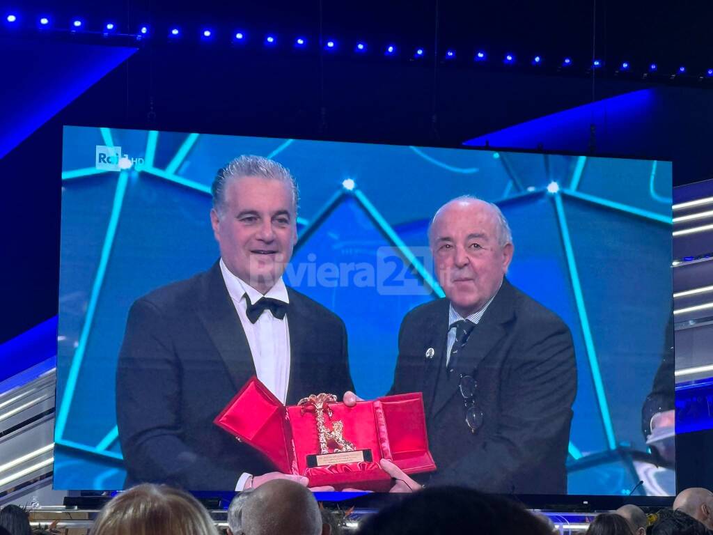 Sanremo 2024, il premio Città di Sanremo al decano Pippo Balistreri