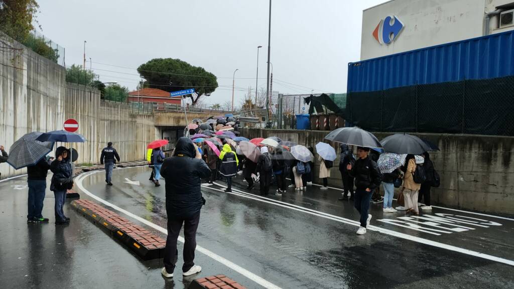 Via Frantoi Canai verso il doppio senso di marcia