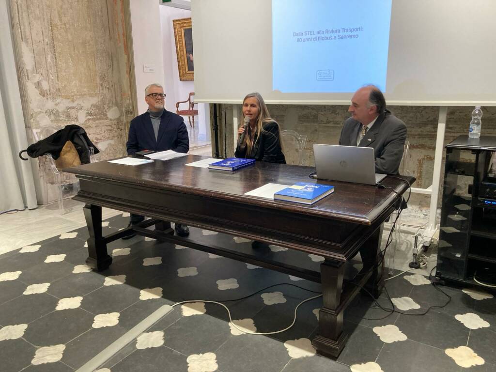 Riuscita la presentazione del libro dedicato agli 80 anni di filobus a Sanremo