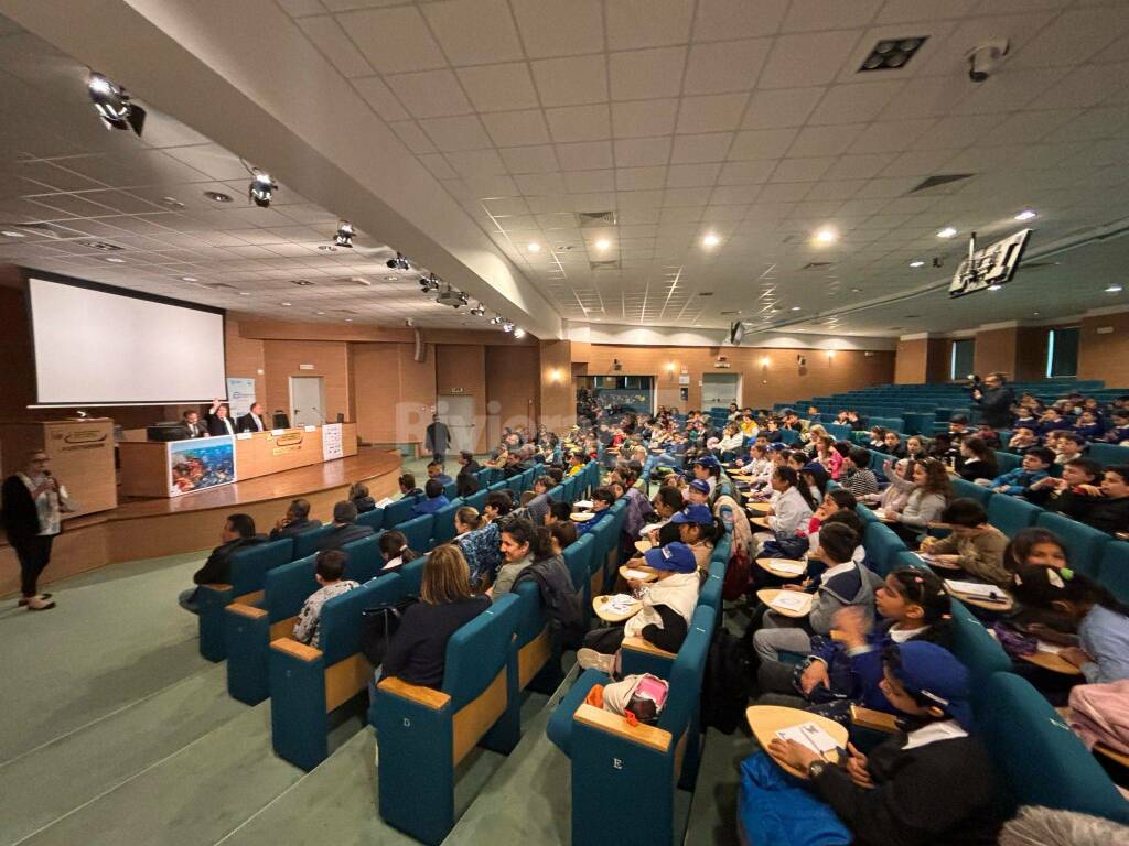 Imperia, a scuola di mare. Gli studenti della provincia di Imperia in Camera di Commercio