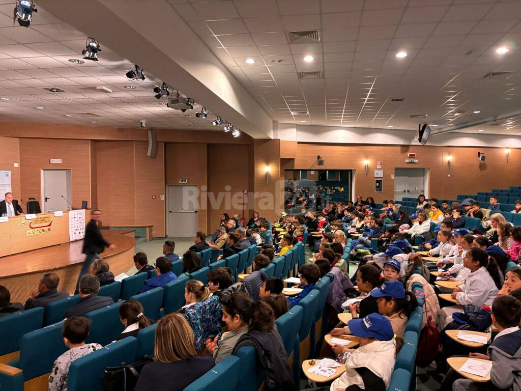 Imperia, a scuola di mare. Gli studenti della provincia di Imperia in Camera di Commercio