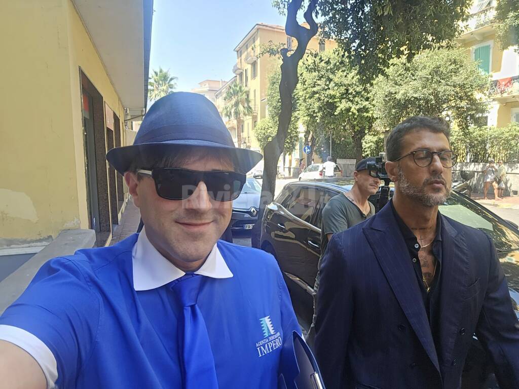 Fabrizio Corona vuole investire a Ventimiglia e cerca anche una villa