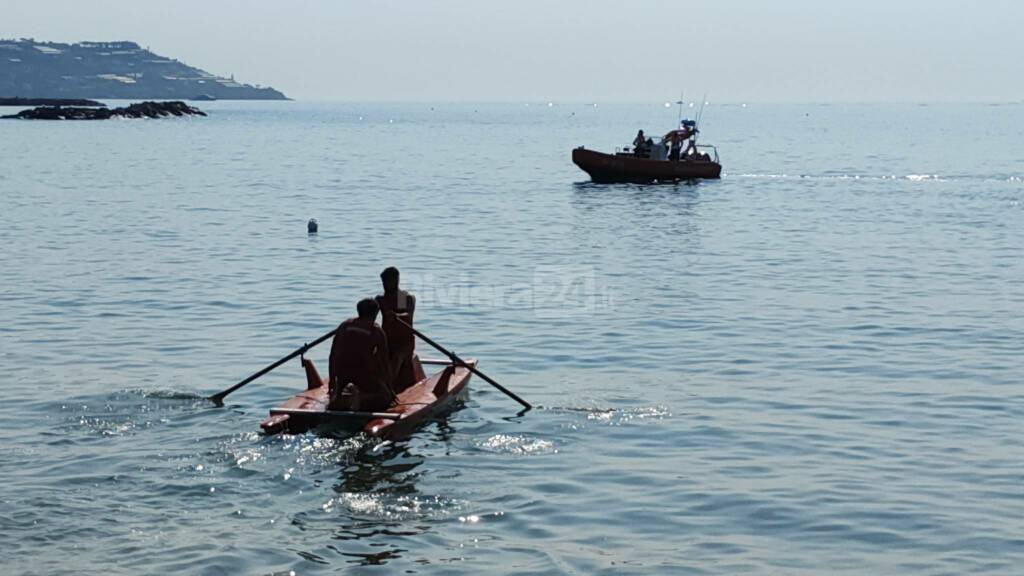 Prova di salvataggio Sanremo bagnini emergenza mare