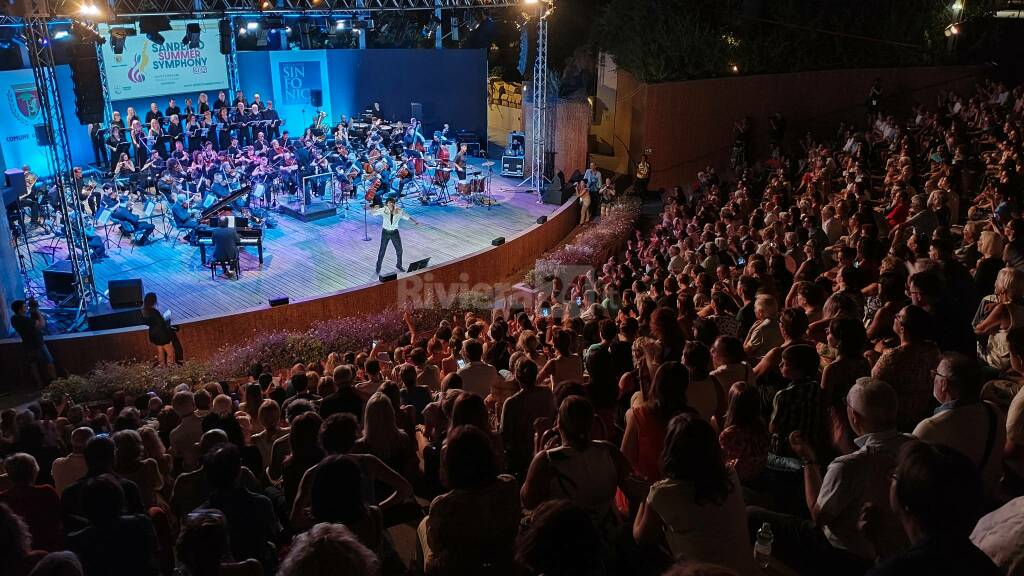 Ermal Meta e Orchestra Sinfonica di Sanremo auditorium Alfano