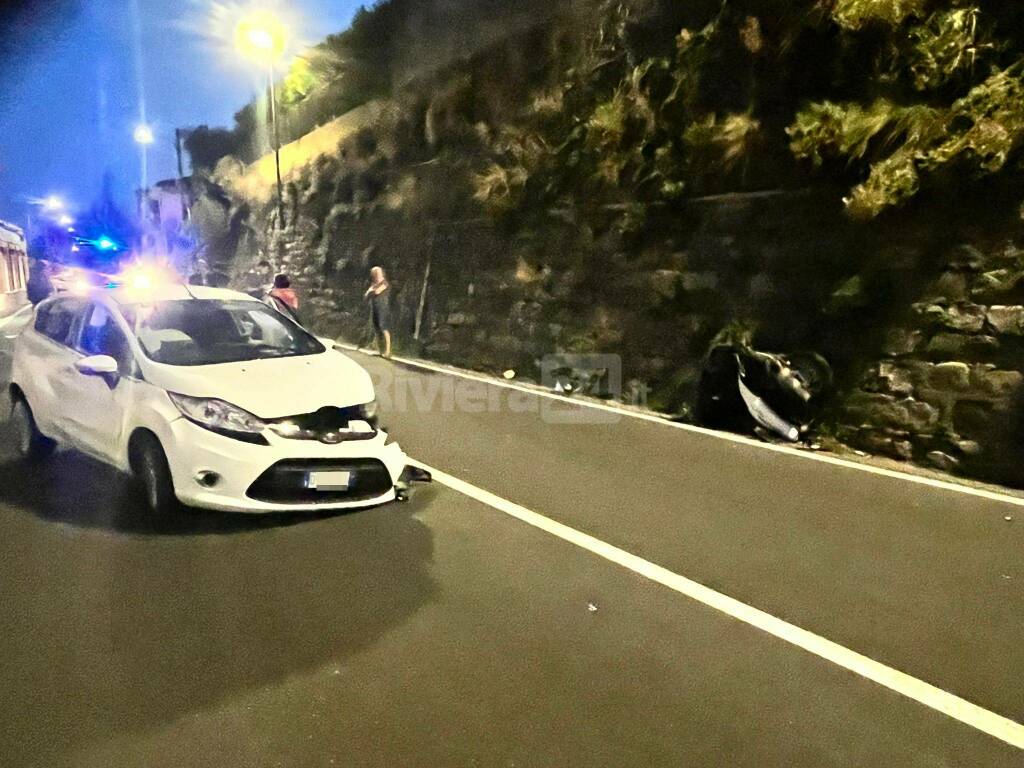 Frontale scooter auto a Camporosso, 51enne in prognosi riservata all’ospedale Santa Corona