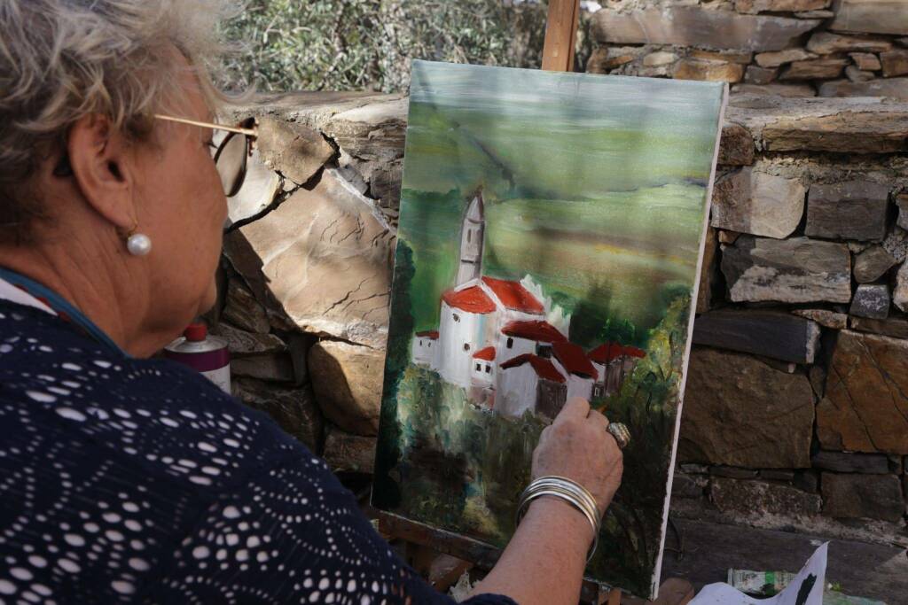 Civezza, estemporanea per le vie del borgo, fra arte e solidarietà