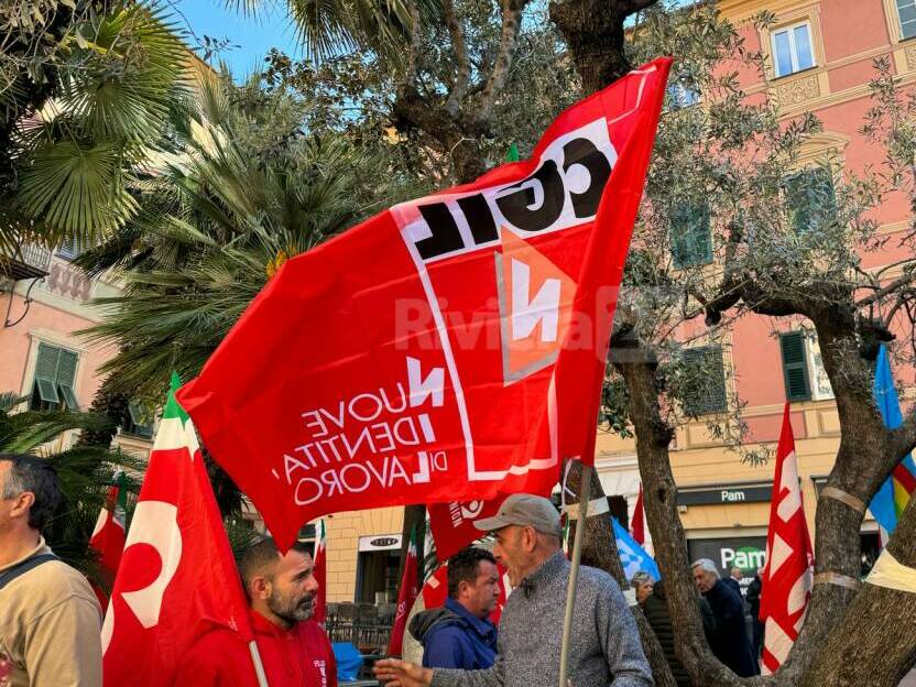 Imperia, manifestazione della CGIL e UIL