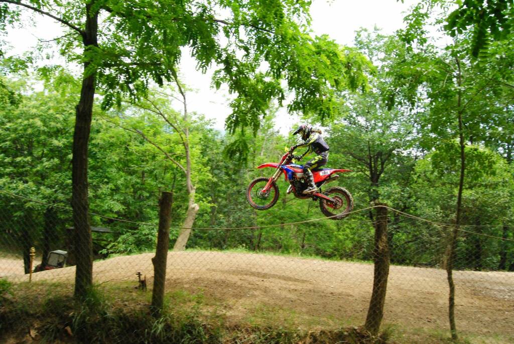 Campionato italiano di enduro, la camporossina Giulia Melighetti vince la medaglia di bronzo