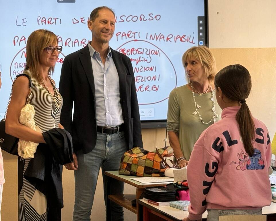 Diano Marina, il sindaco Za Garibaldi e l’assessore Messico in visita alle scuole di via Biancheri